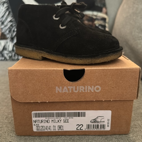Naturino Milky Black Suede Toddler Lace up Booties. US Size 6 or EU Size 22. - Picture 3 of 7